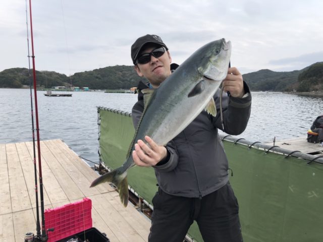 釣果情報-三重県福寿丸にて海上釣り堀の釣果ブリ
